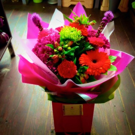 Vibrant seasonal Handtie